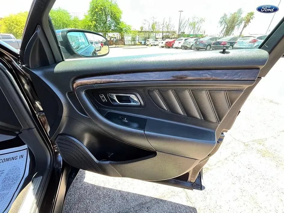 Used 2013 Ford Taurus Limited FWD image 14