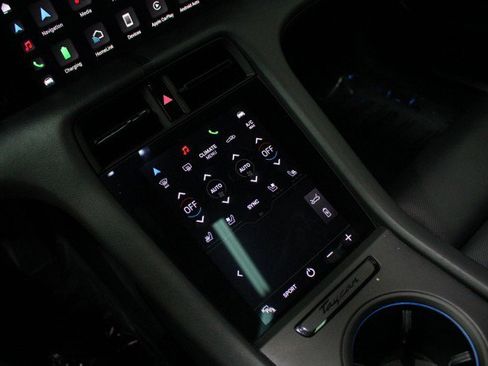 Used 2021 Porsche Taycan 4S w/ Premium Package image 18