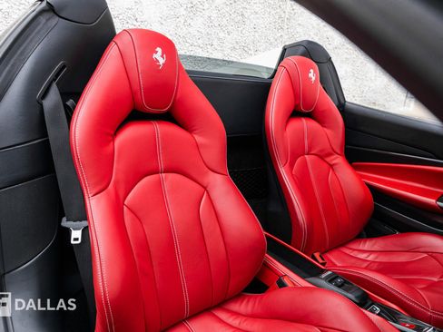 Used 2021 Ferrari F8 Tributo image 38