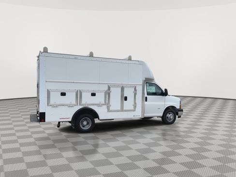New 2026 Chevrolet Express 3500 w/ Power Convenience Package RWD image 31
