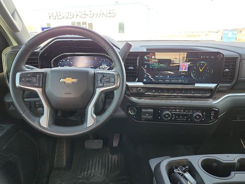 Used 2025 Chevrolet Silverado 2500 LT w/ All Star Edition image 6