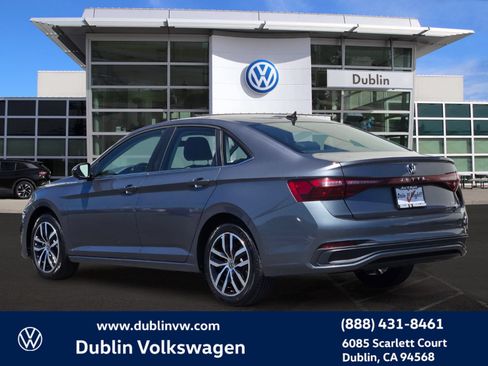 Certified 2025 Volkswagen Jetta SE FWD image 6