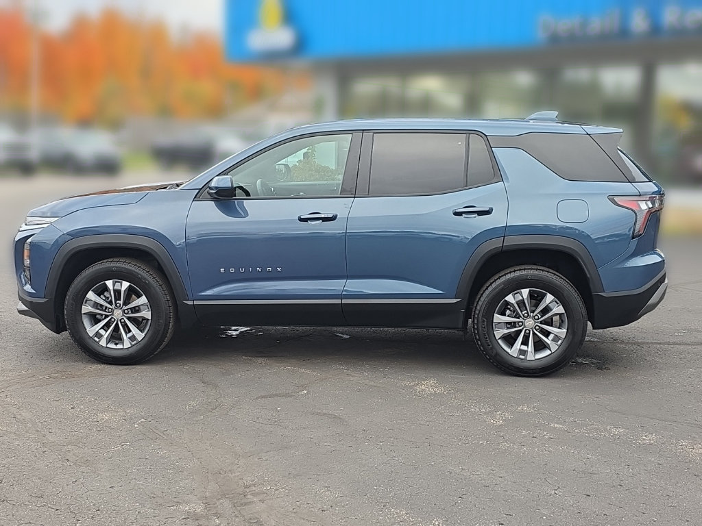 Used 2026 Chevrolet Equinox LT AWD/4WD image 11