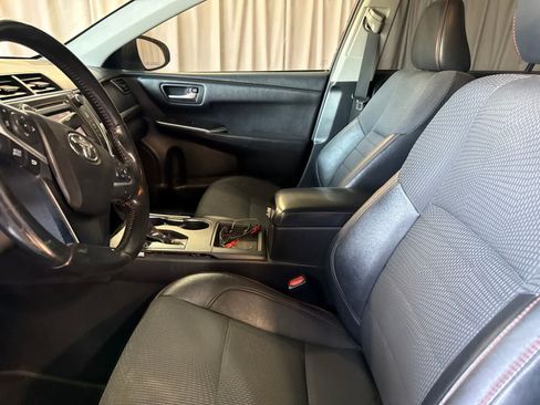 Used 2016 Toyota Camry SE FWD image 21