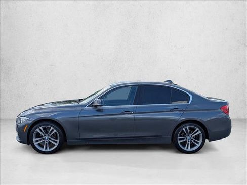 Used 2017 BMW 330i xDrive Sedan AWD/4WD image 8