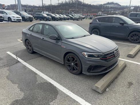 Used 2019 Volkswagen Jetta GLI image 2