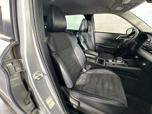 Used 2023 Mitsubishi Outlander SE AWD/4WD image 27