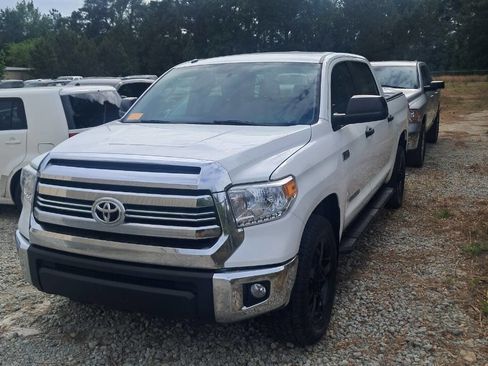 Used 2017 Toyota Tundra SR5 RWD image 1