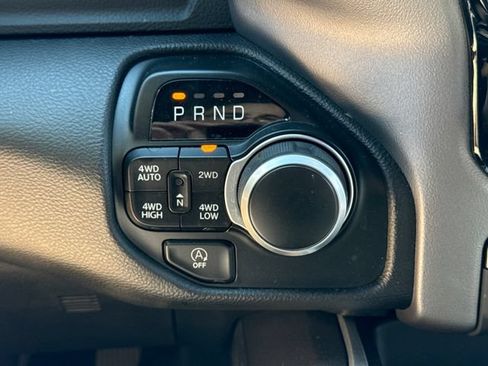 Used 2022 RAM 1500 Big Horn AWD/4WD image 35