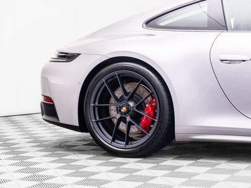 Certified 2026 Porsche 911 Carrera GTS RWD image 34