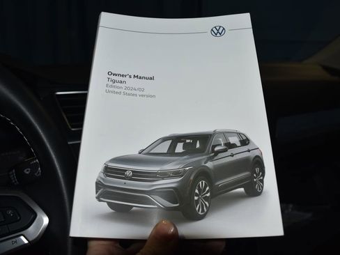 Used 2024 Volkswagen Tiguan S image 10