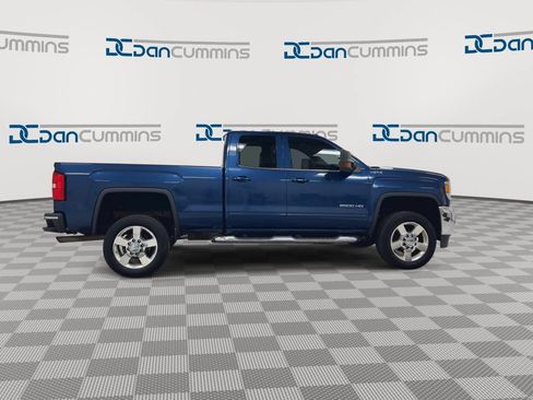 Used 2017 GMC Sierra 2500 SLE w/ HD SLE Preferred Plus Package AWD/4WD image 9
