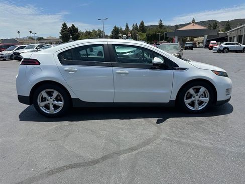 Used 2015 Chevrolet Volt FWD image 4