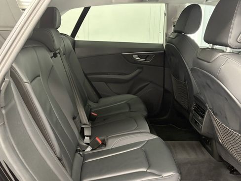 Used 2022 Audi Q8 Premium image 6