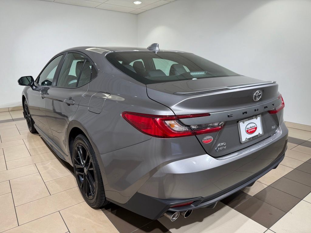 Used 2025 Toyota Camry SE w/ Convenience Package AWD/4WD image 3