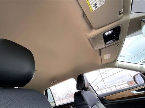 Used 2025 Volkswagen Atlas SE image 27