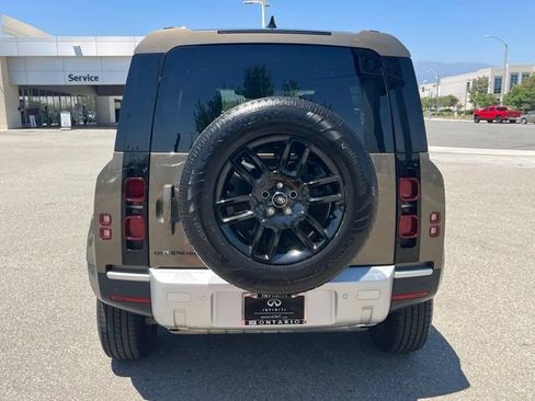 Used 2025 Land Rover Defender 110 S AWD/4WD image 8