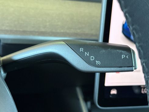 Used 2021 Tesla Model Y Long Range image 28