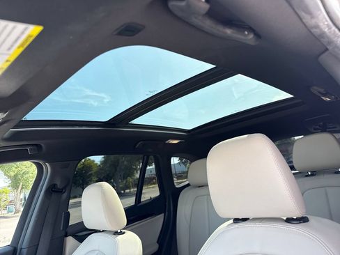 Used 2019 BMW X1 sDrive28i w/ Convenience Package FWD image 8