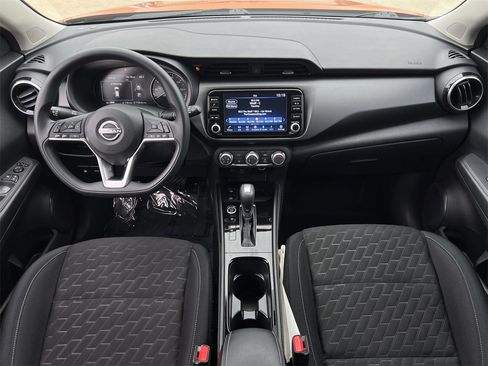 Certified 2023 Nissan Kicks SV image 9