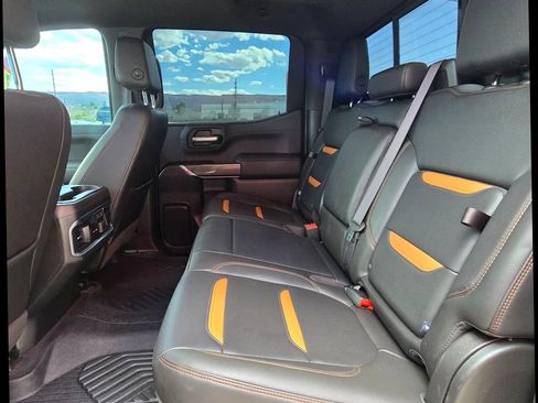 Used 2020 GMC Sierra 1500 AT4 w/ AT4 Premium Package AWD/4WD image 16