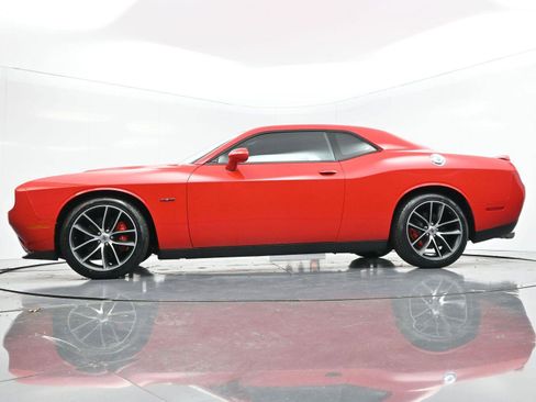 Used 2018 Dodge Challenger R/T w/ Performance Handling Group image 46
