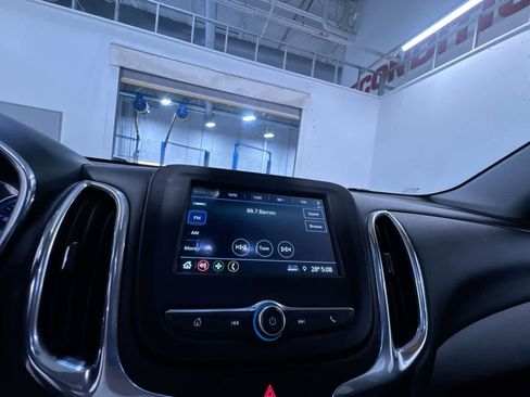 Used 2019 Chevrolet Equinox LT image 24