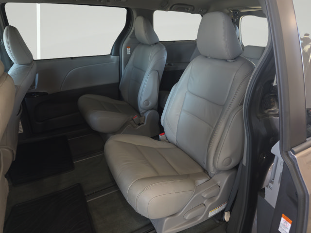 Used 2016 Toyota Sienna XLE w/ Outdoor Package AWD/4WD image 25