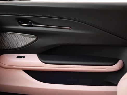 Used 2025 Aston Martin V8 Vantage Coupe image 20