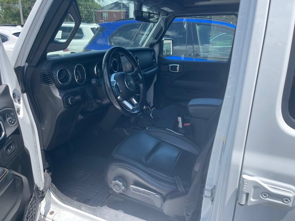 Used 2021 Jeep Wrangler Unlimited Sahara AWD/4WD image 3