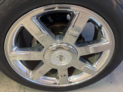 Used 2010 Cadillac Escalade Luxury AWD/4WD image 37