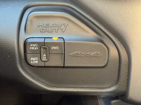 Used 2024 RAM 2500 Big Horn w/ Sport Appearance Package image 16