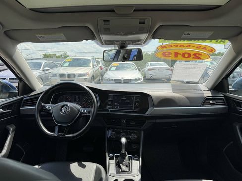 Used 2019 Volkswagen Jetta SE FWD image 16