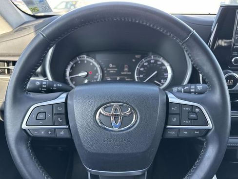 Used 2022 Toyota Highlander XLE image 21