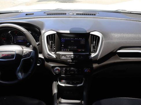 Used 2022 GMC Terrain SLE w/ Driver Convenience Package FWD image 32