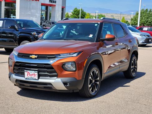 Used 2021 Chevrolet TrailBlazer LT w/ Premium Seating Package AWD/4WD image 4