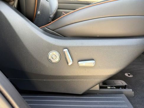 Used 2025 Lincoln Navigator Black Label image 14