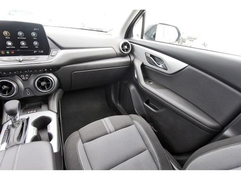 Used 2024 Chevrolet Blazer LT w/ Convenience Package FWD image 10