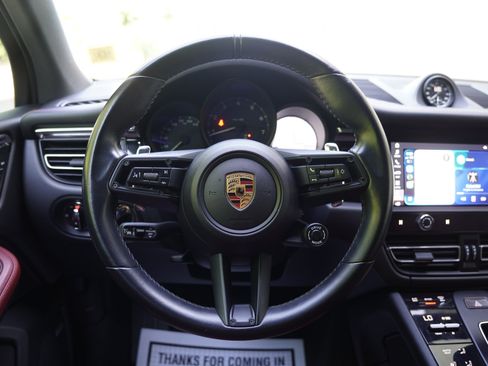 Used 2024 Porsche Macan AWD/4WD image 16