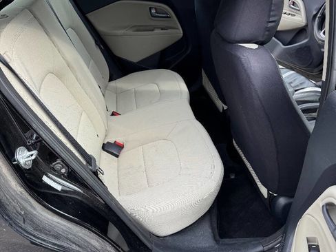 Used 2013 Kia Rio EX image 10