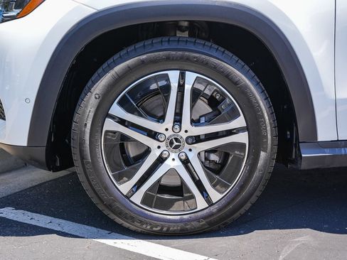 Used 2022 Mercedes-Benz GLS 450 4MATIC image 9