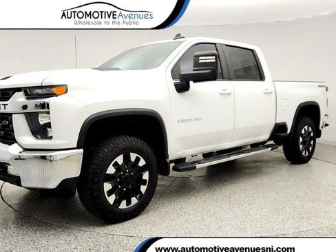 Used 2020 Chevrolet Silverado 2500 LT w/ Convenience Package AWD/4WD image 1