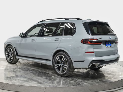 Used 2024 BMW X7 xDrive40i w/ M Sport Package AWD/4WD image 4