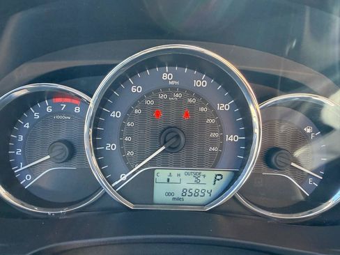 Used 2015 Toyota Corolla LE FWD image 7