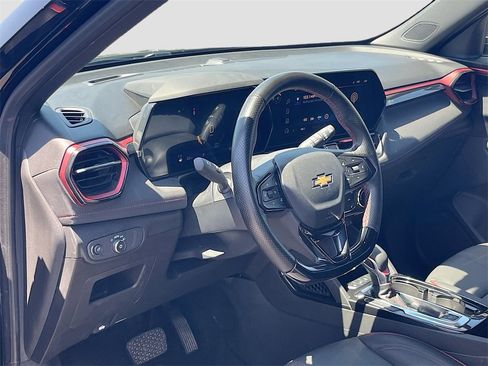 Used 2024 Chevrolet TrailBlazer RS w/ Driver Confidence Package image 9