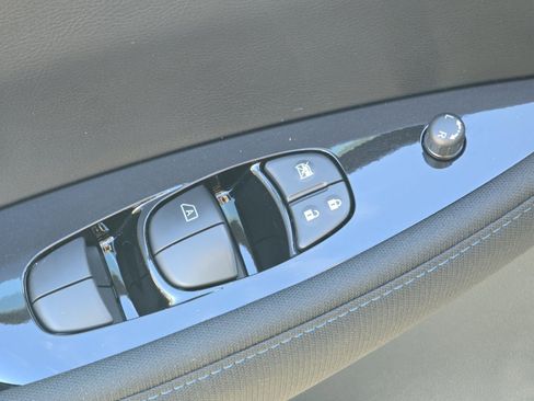 Used 2024 Nissan Leaf SV Plus image 24