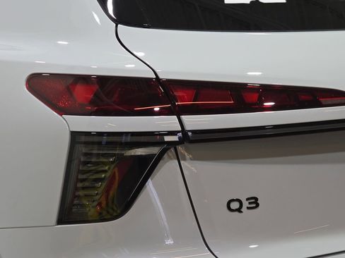 New 2026 Audi Q3 quattro 2.0T image 32