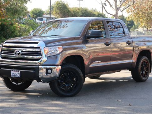 Used 2016 Toyota Tundra SR5 image 2