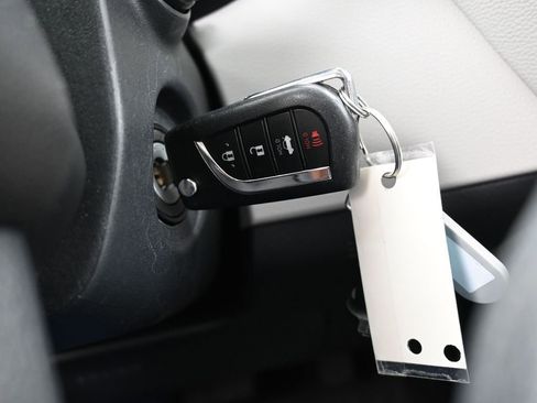 Used 2024 Toyota Corolla LE image 28