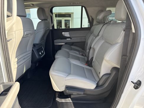 Used 2025 Ford Expedition Max Active AWD/4WD image 13